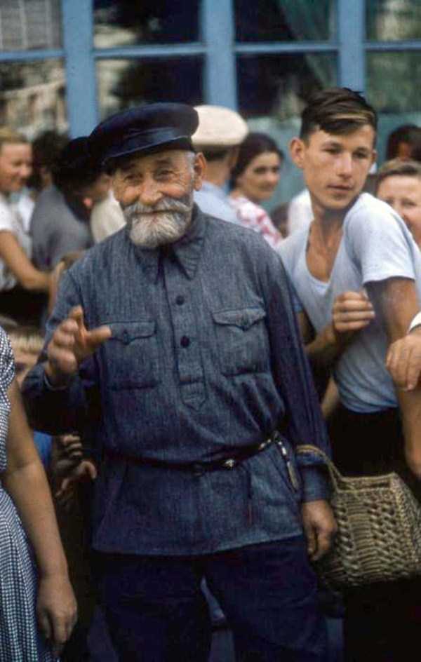 55 Photos of Random Ordinary Citizens of the Soviet Union
