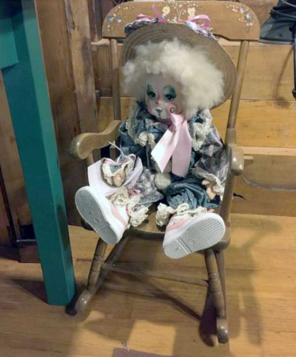 Strange Things Found in Antique Stores (21 photos)