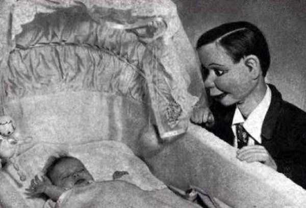 26 Creepy Black and White Photos That Wont Leave You Indifferent