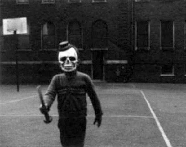 Vintage Halloween Costumes that are Creepy as Hell (30 photos)