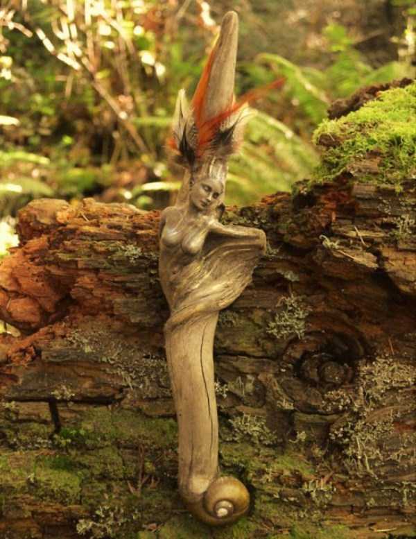 Hauntingly Beautiful Driftwood Sculptures By Debra Bernier (30 photos)