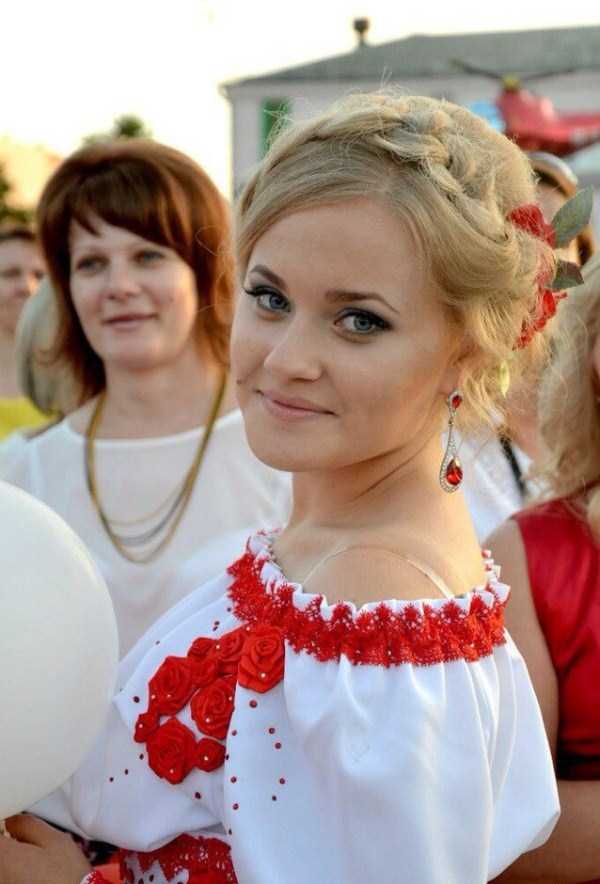 Naturally Beautiful Russian Girls (56 photos)