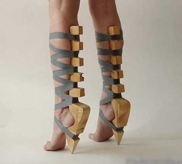 Strange and Downright Bizarre Womens Footwear (34 photos)