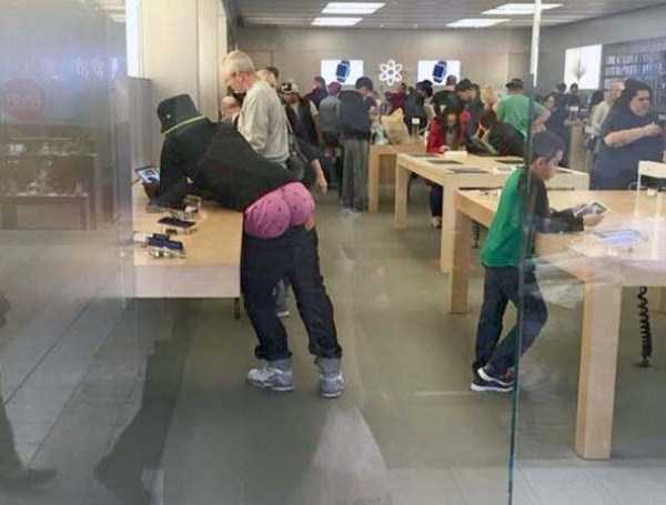 Men Fooling Around (60 photos)