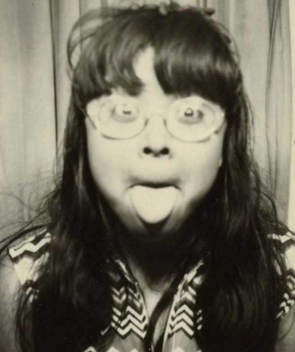 Vintage Selfies Taken in Photo Booth (42 photos)