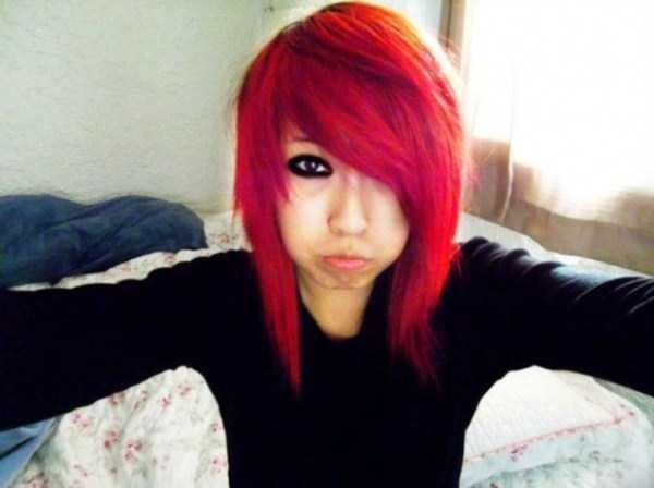 Striking Emo Girls (48 photos)