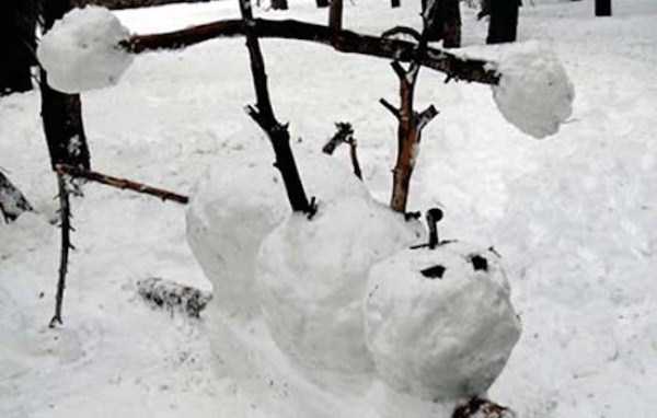 The Funniest Snowmen Out There (44 photos)