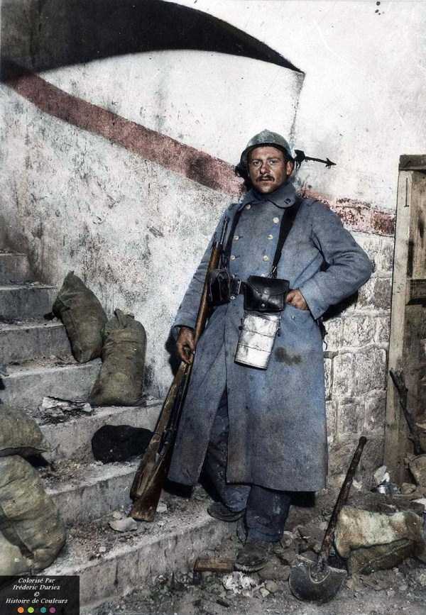 44 Color Photographs of First World War Soldiers