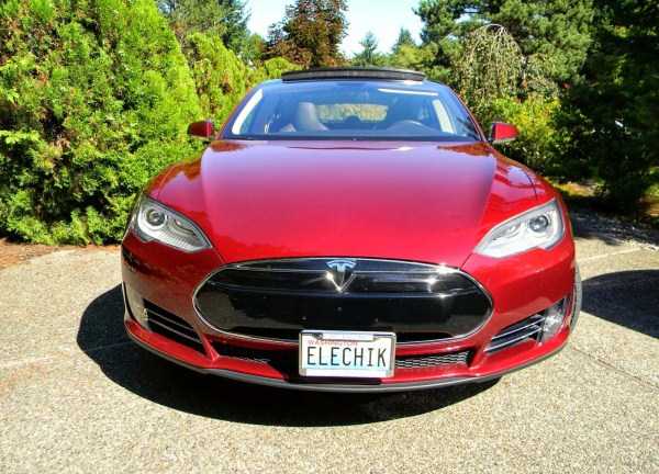 The 32 Most Creative Tesla License Plates (32 photos)