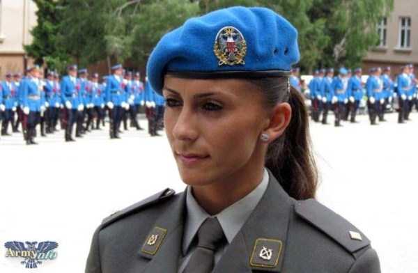 serbian army girls 25