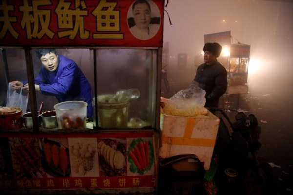 Living Under Heavy Smog in China (20 photos)