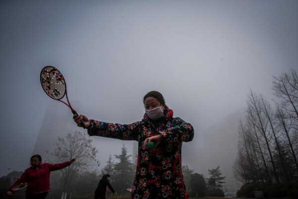 Living Under Heavy Smog in China (20 photos)