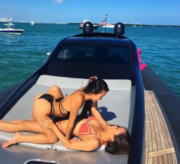 sexy girls on boats 25