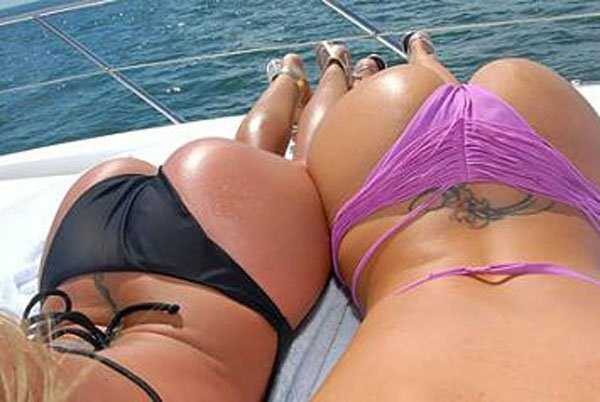 sexy girls on boats 7