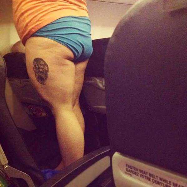 People Who Make Flying Even More Unpleasant (25 photos)