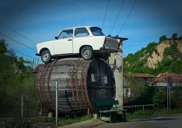 Cars Spotted in the Most Unusual Places (34 photos)