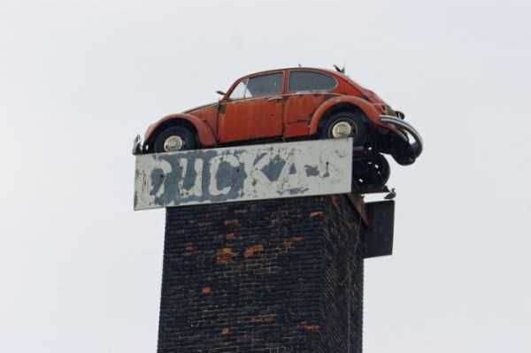 Cars Spotted in the Most Unusual Places (34 photos)