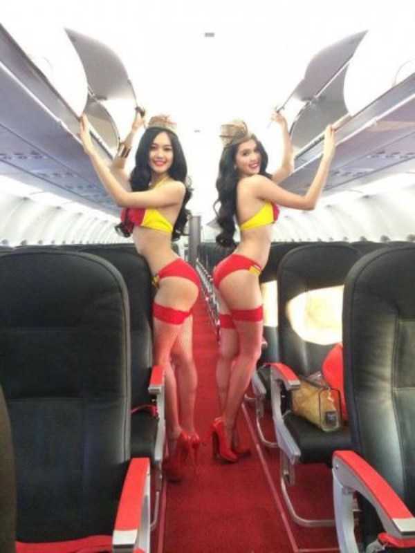 Hot Stewardesses Revealing a Bit Too Much (46 photos)