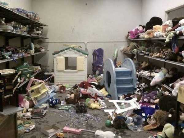 Thrift Stores Are So Weirdly Magical (60 photos)