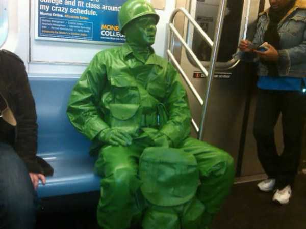 strange subway people 40