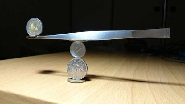 21 Gravity Defying Coin Sculptures (21 photos)