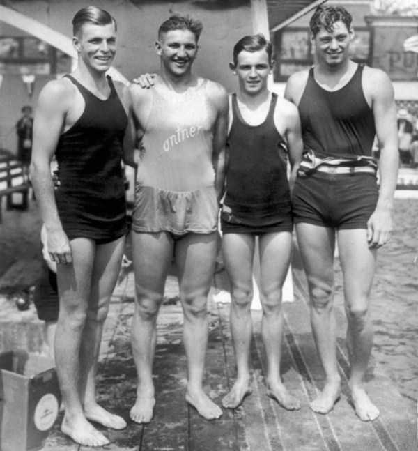 Mens Swimsuits Of The Early 20th Century (13 photos)