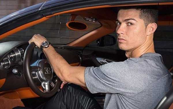 Cristiano Ronaldos Luxury Car Fleet (21 photos)