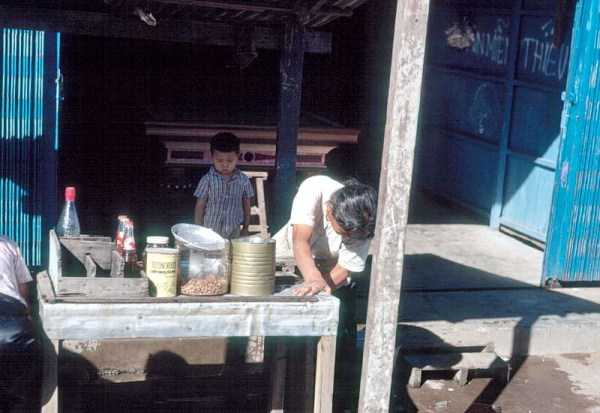 Street Scenes Of Saigon In The Early 1970s (42 photos)