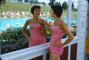 women swimwear 1950s 12 300x202