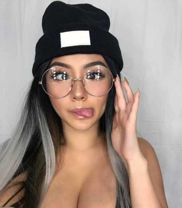 beautiful girls with glasses 14