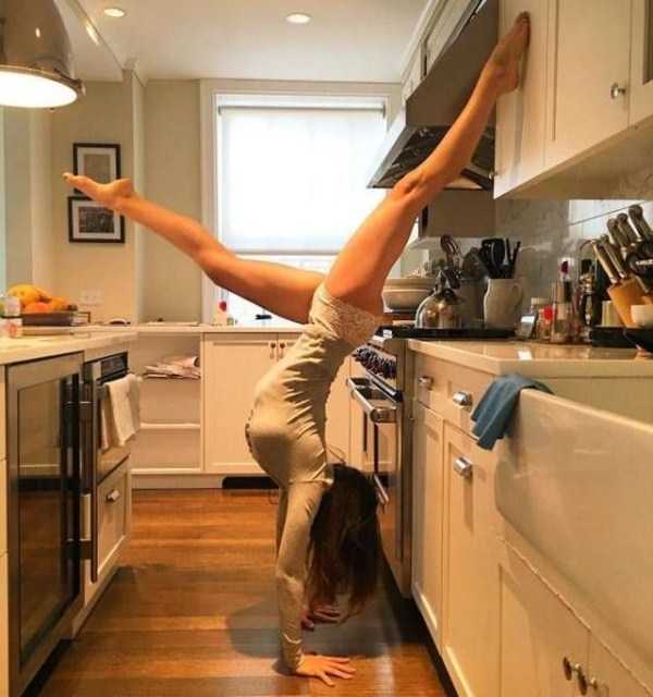 Overly Flexible Girls (38 photos)