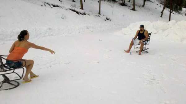 These People Are Clearly Not Afraid Of The Cold Weather (72 photos)