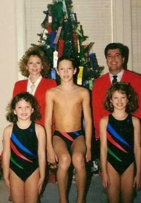 30 Cringe Worthy Christmas Family Portraits (30 photos)