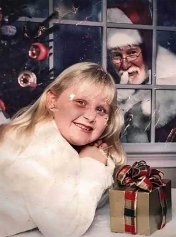 30 Cringe Worthy Christmas Family Portraits (30 photos)