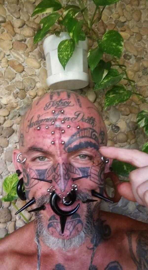 Scary Body Mods (30 photos)