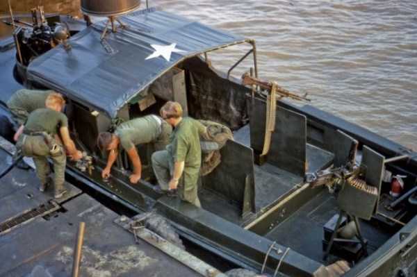 42 Color Photos From The Vietnam War (42 photos)