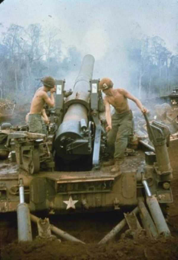 42 Color Photos From The Vietnam War (42 photos)