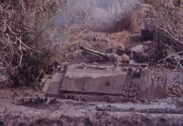 42 Color Photos From The Vietnam War (42 photos)