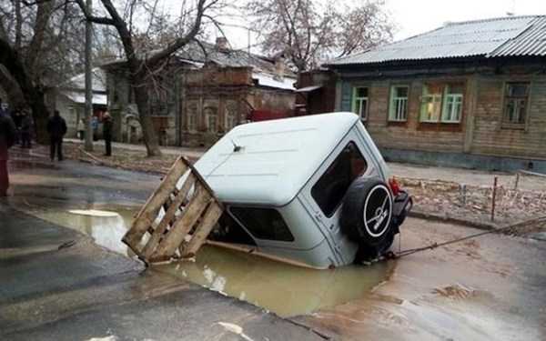Roads In Russia Are In Terrible Condition (33 photos)