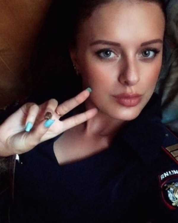 Beautiful Russian Girls In Uniforms (36 photos)