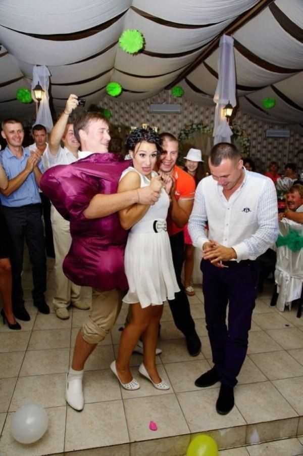 wtf russian wedding pics 21 25 Trashy Russian Wedding Photos