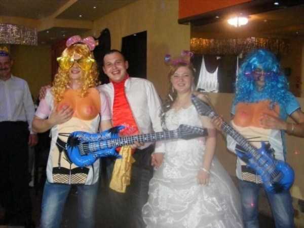 wtf russian wedding pics 6 25 Trashy Russian Wedding Photos