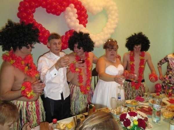 wtf russian wedding pics 8 25 Trashy Russian Wedding Photos