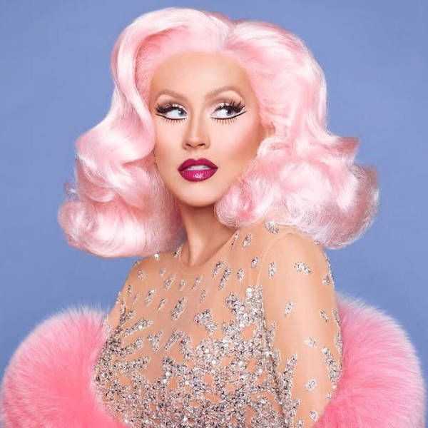 Christina Aguilera Without Heavy Makeup (6 photos)