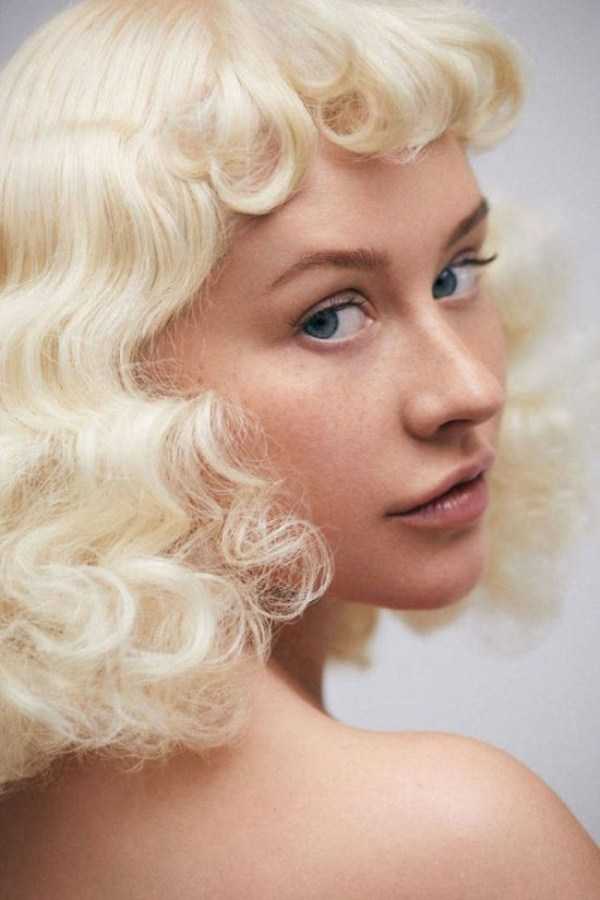 Christina Aguilera Without Heavy Makeup (6 photos)