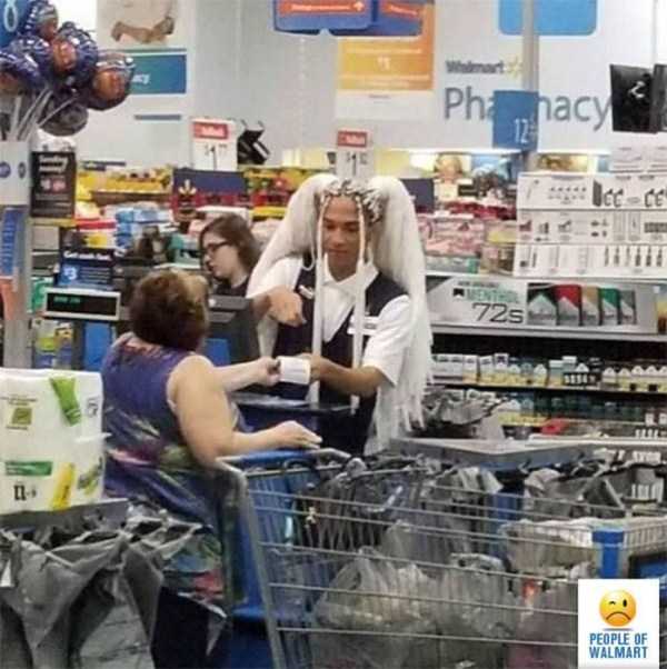 Creepy People Of Walmart (49 photos)