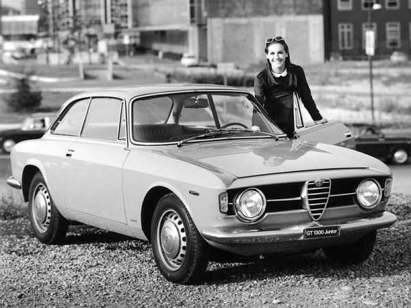 37 Black And White Photos Of Girls And Cars