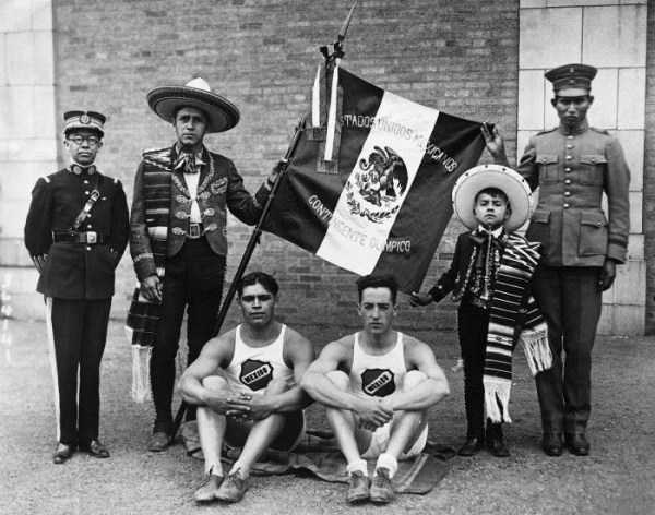 22 Rare Pictures Of The Olympians From The Past (22 photos)