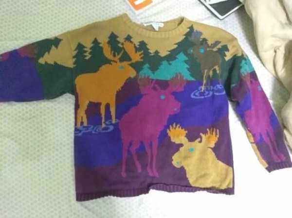 50 Typical Thrift Store Items (50 photos)