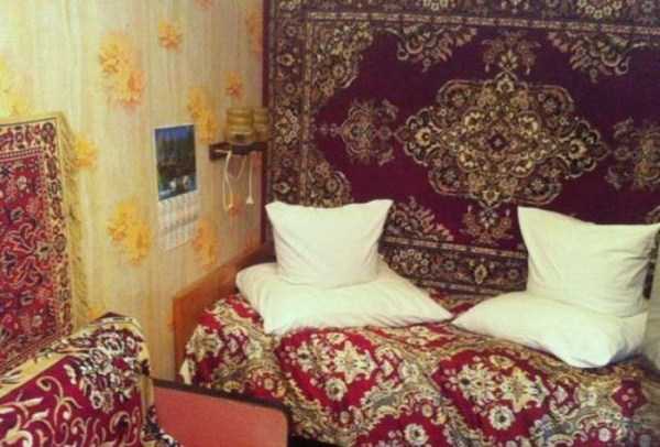 Russians Are Obsessed With Carpets (32 photos)